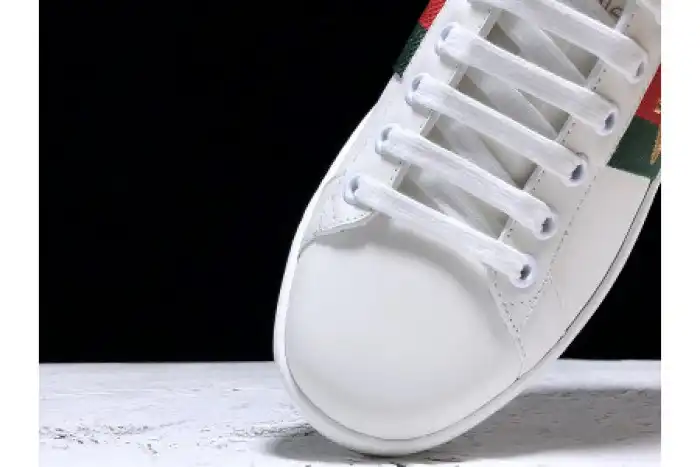 Rep EP GUCC ACE EMBROIDERED LOW-TOP SNEAKER WHITE WITH BEE 0123