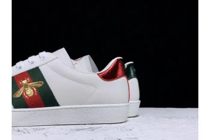 Rep EP GUCC ACE EMBROIDERED LOW-TOP SNEAKER WHITE WITH BEE 0123