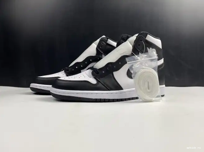 Rep EP Jordan (2014) Retro 1 White Air 555088-010 Black 0215