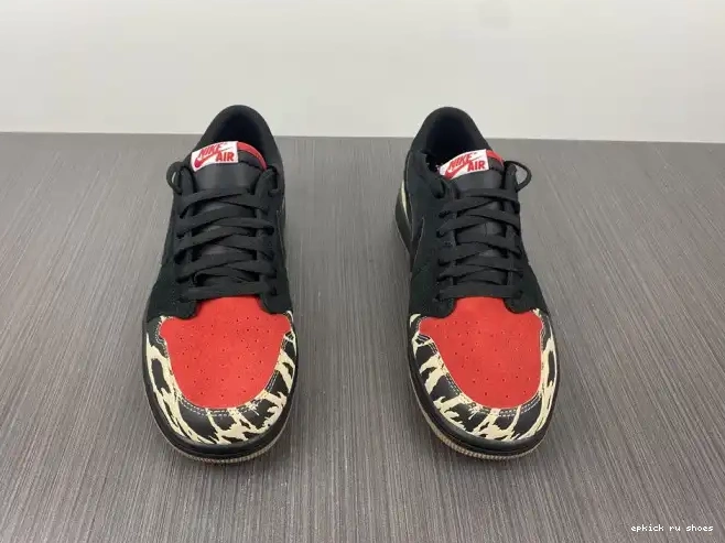 Rep EP DN3400-001 Carnivore x SoleFly Jordan 1 Low Air 0225