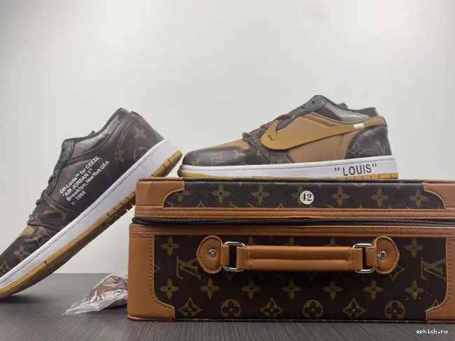 Rep EP AJ1 OW Off-Louis Jordan LOW x 1 Air 0210