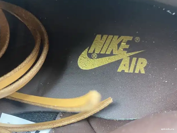 Rep EP AJ1 OW Off-Louis Jordan LOW x 1 Air 0210