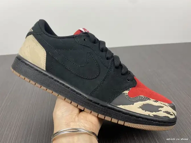 Rep EP DN3400-001 Carnivore x SoleFly Jordan 1 Low Air 0225